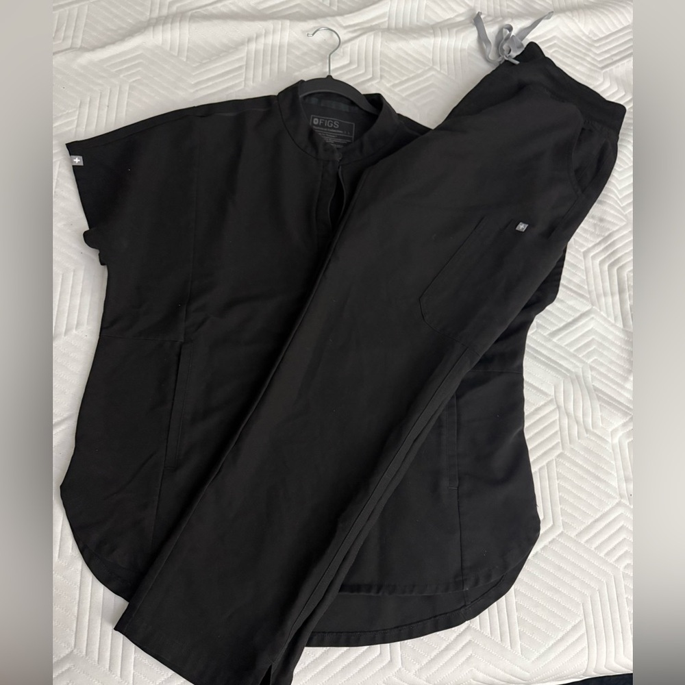 Figs scrub set. Montex top large. Pants high waist Yola skinny Large-regular